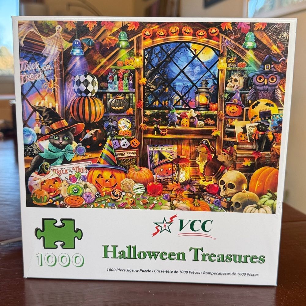 VCC Halloween Treasures 1000pc puzzle
